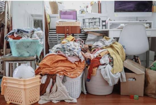 Cleaning chores prevented a homeowner from tackling her cluttered bedroom 