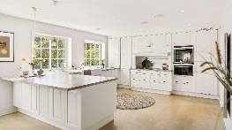 sparkling clean kitchen - ready for you to come home to make your next meal
