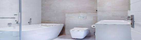 pristine moveout sparkling clean and polished bathroom, shiny tiles, fixtures and floors