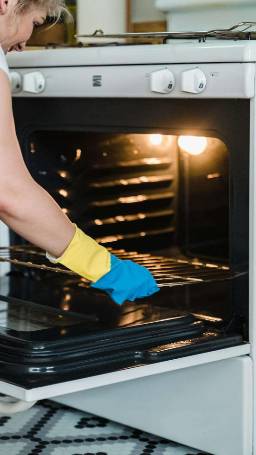 a professional oven deep cleaning service 